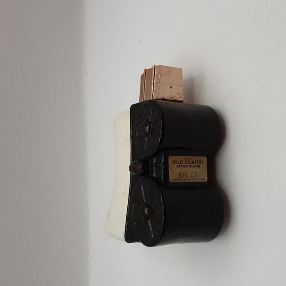 Vintage Avon Covered Wagon Cologne Bottle 4" X 4.5" - Picture 6 of 7